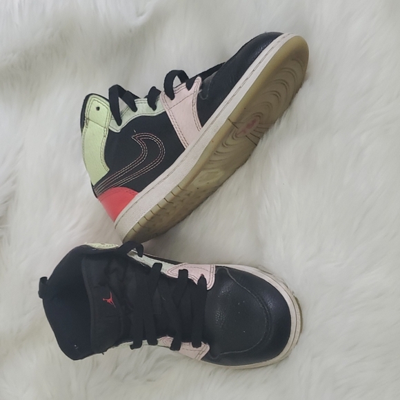 Nike Other - Nike Air Jordan Sneakers Shoes unisex leather size 2Y